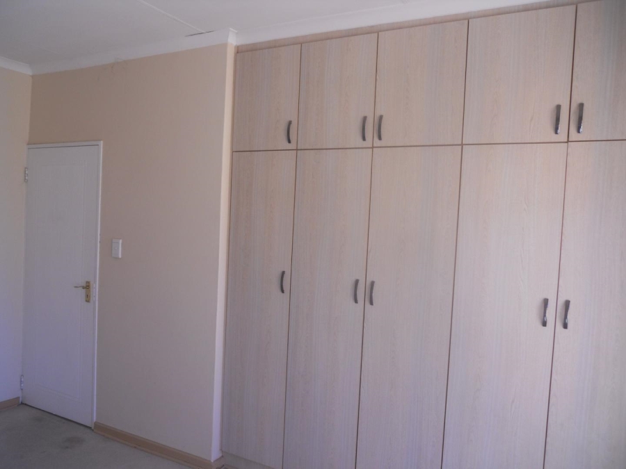 To Let 3 Bedroom Property for Rent in Langenhovenpark Free State